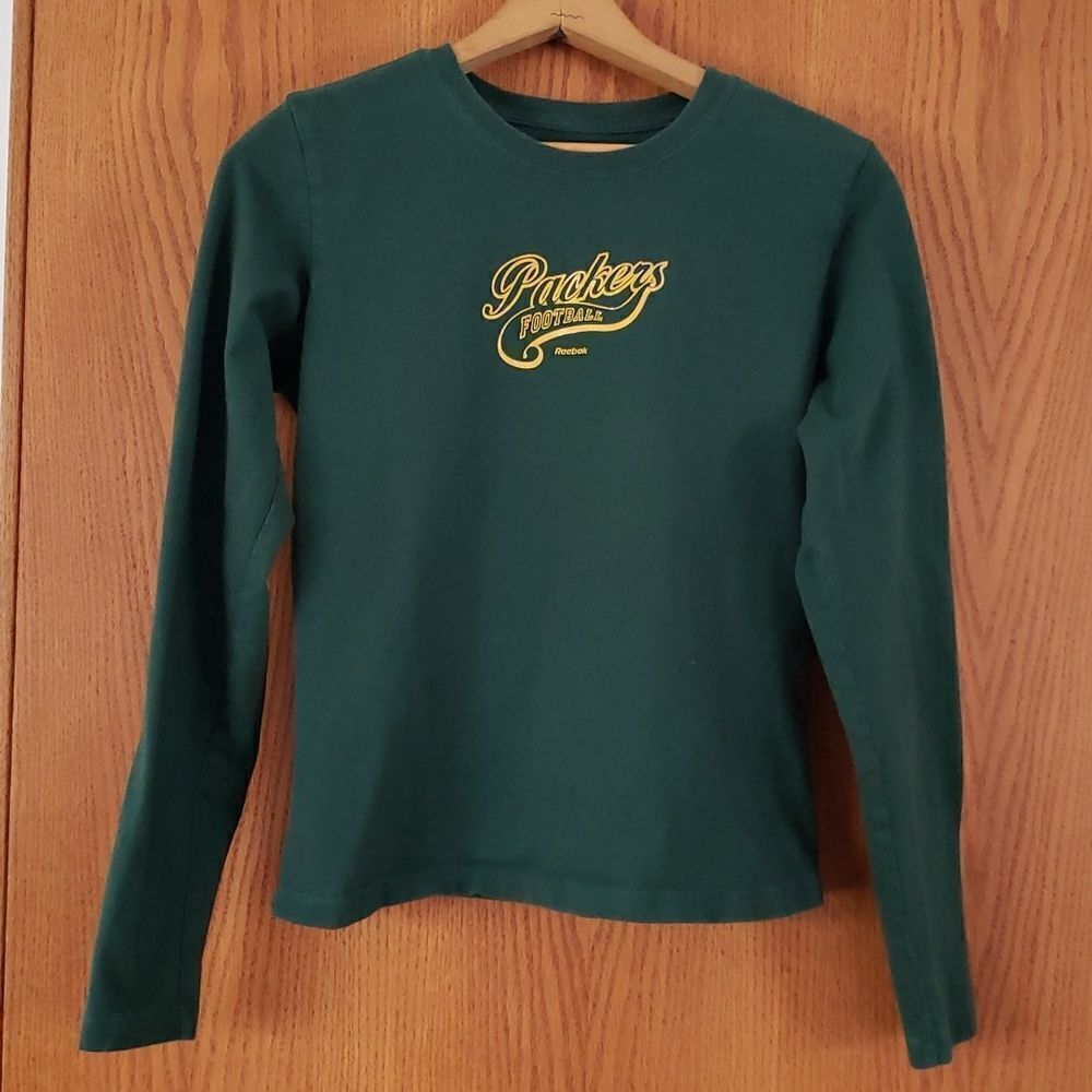Very Nice Ladies Reebok Green Bay Packers Long-Sleeved T-Shirt Sz M